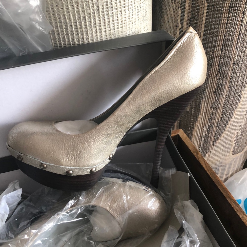 Women’s shoes